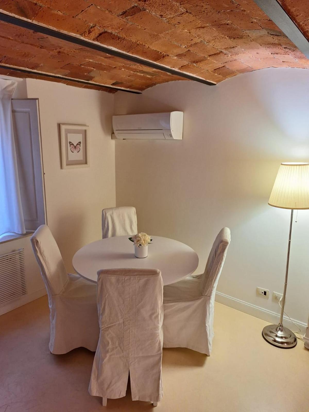 Cozy & Charming Florentine Hideaway By Oteego Florence Luaran gambar